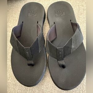 Reef Men’s Phantom II Black Flipflops size 9